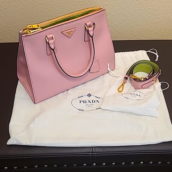 Handbags - 1,700